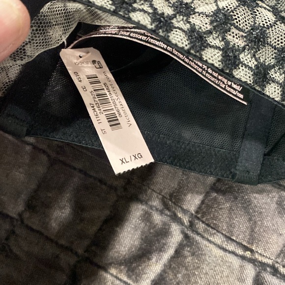 Victoria’s Secret Black lace bralette NWT - Picture 4 of 5